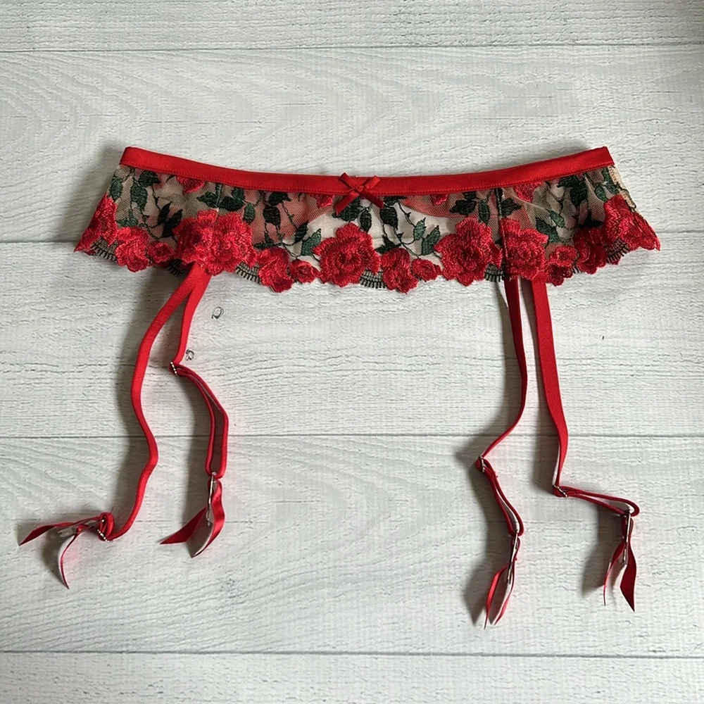 Fleur du Mal Roses and Thorns Garter‎ Belt NWOT Sz XS/S
